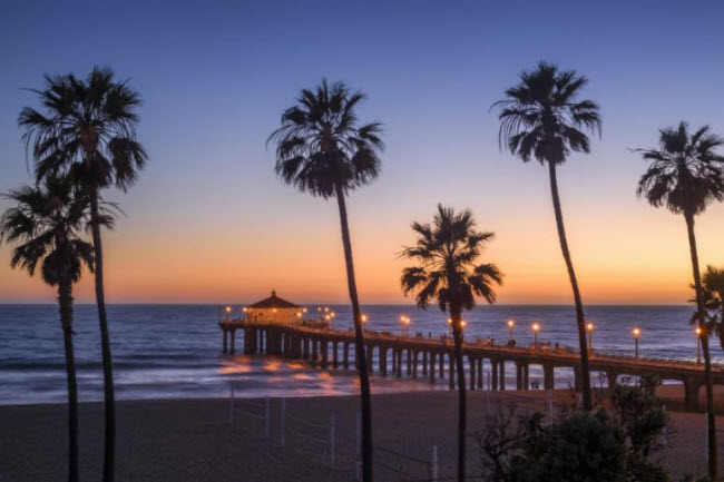 Los Angeles, Mỹ: Không chỉ nổi tiếng với Hollywood, thành phố còn gây ấn tượng với các trung tâm văn hóa, bãi biển và không khí tiệc tùng trong các hộp đêm.