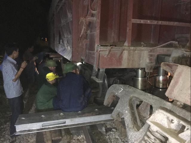 Tin tức trong ngày - Vụ lật tàu ở Nghệ An: Sẽ kiểm tra trọng tải hàng hoá chuyên chở