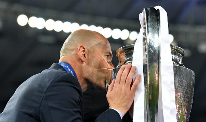Real 3 mùa vô địch C1: “Phù thủy” Zidane giỏi hơn Sir Alex, hay nhất lịch sử? - 1