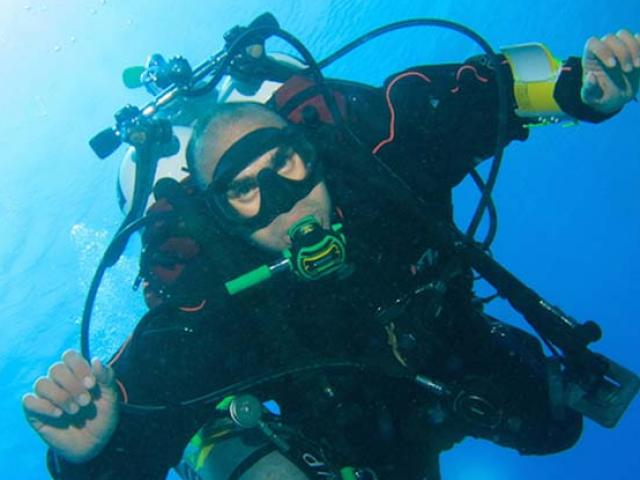 Thể thao - Khủng khiếp lặn sâu 332m: Áp lực 340 tấn/m2, người thường vỡ phổi