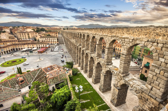 Segovia và Salamanca, Tây Ban Nha: Hai thành phố này gây ấn tượng với các công trình kiến trúc từ thời La Mã.