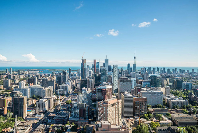 Toronto, Canada: Điểm nổi bật, Tháp CN (553m), First Canadian Place (298m)..