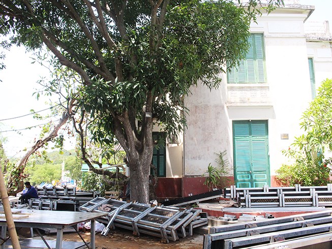 Ai phá nát ‘ruột’ di tích lầu Bảo Đại ở Khánh Hòa? - 1