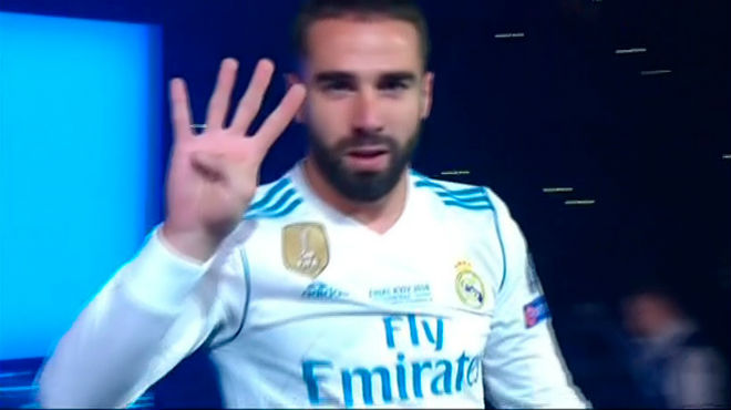 Real Madrid ăn mừng 13 cúp C1: Fan cầu xin ở lại, Ronaldo nói gì? - 5