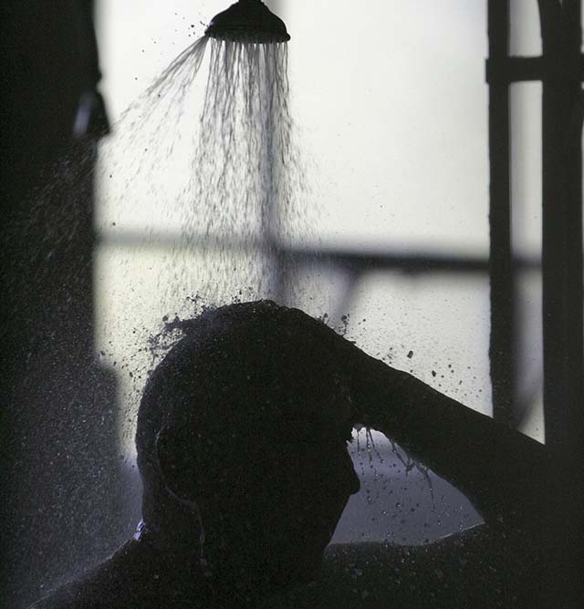 Hiểu được những lý do sau, bạn sẽ biết mình nên tắm vào ban đêm hay ban ngày - 2