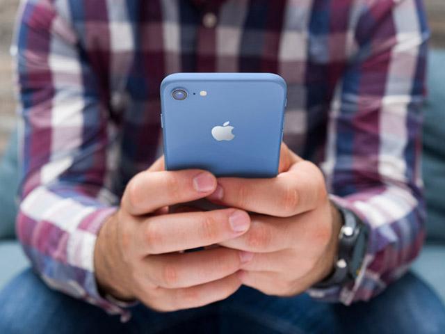 Dế sắp ra lò - Ba màu sắc hoàn toàn mới sẽ biến iPhone 2018 trông ra sao?