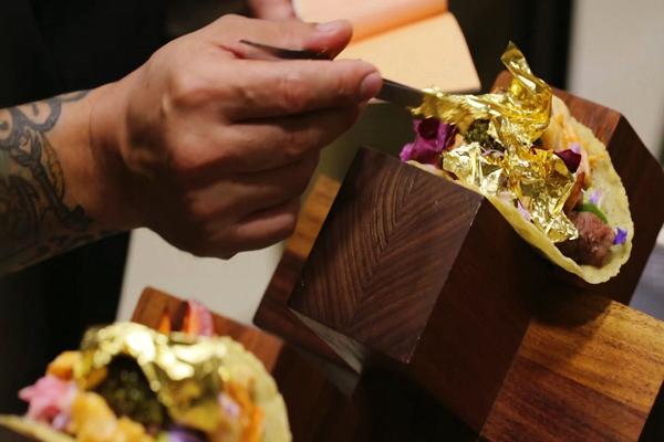 Kì lạ loại bánh bột ngô có giá bằng cả chiếc xe hơi - 1