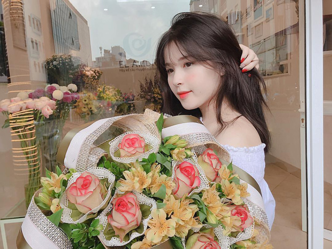 Nhan sắc của cô nàng được ca ngợi hết lời.&nbsp;