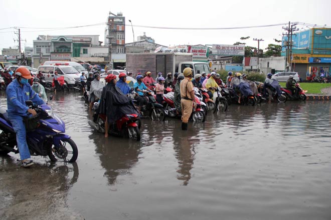 Hình ảnh không ngờ tại con đường chưa từng “tụ nước” ở SG - 6