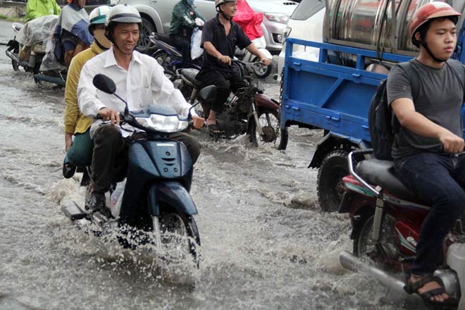 Hình ảnh không ngờ tại con đường chưa từng “tụ nước” ở SG - 2