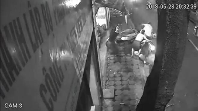 Nóng 24h qua: Bí mật chiếc điện thoại quay clip bạo hành trẻ ở Đà Nẵng - 4