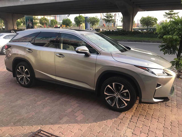 Lexus RX350L phiên bản 7 chỗ bất ngờ xuất hiện tại Việt Nam: Giá hơn 5 tỷ đồng