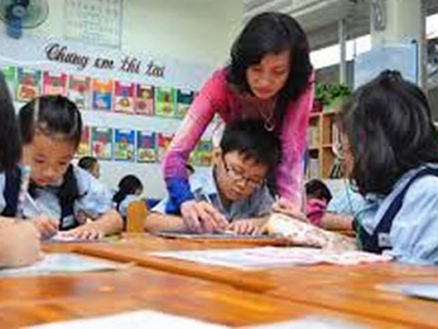 Giáo dục - du học - 40% giáo viên chưa đạt chuẩn: Giải quyết thế nào?