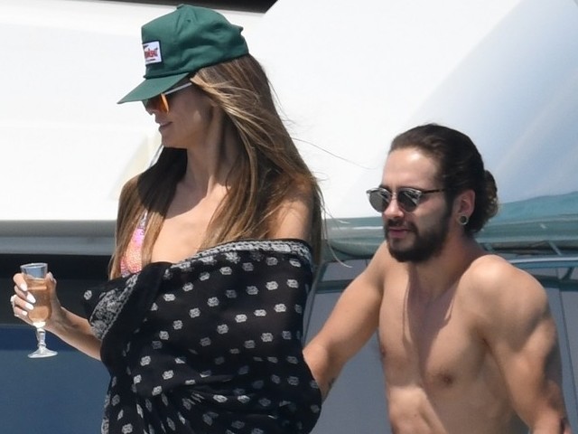 Làm đẹp cùng sao - Bí quyết "độc" giúp cựu thiên thần nội y tự tin yêu trẻ trai kém 16 tuổi