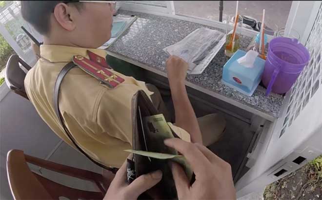 Đội CSGT Hàng Xanh lên tiếng vụ mãi lộ 200.000 đồng - 1