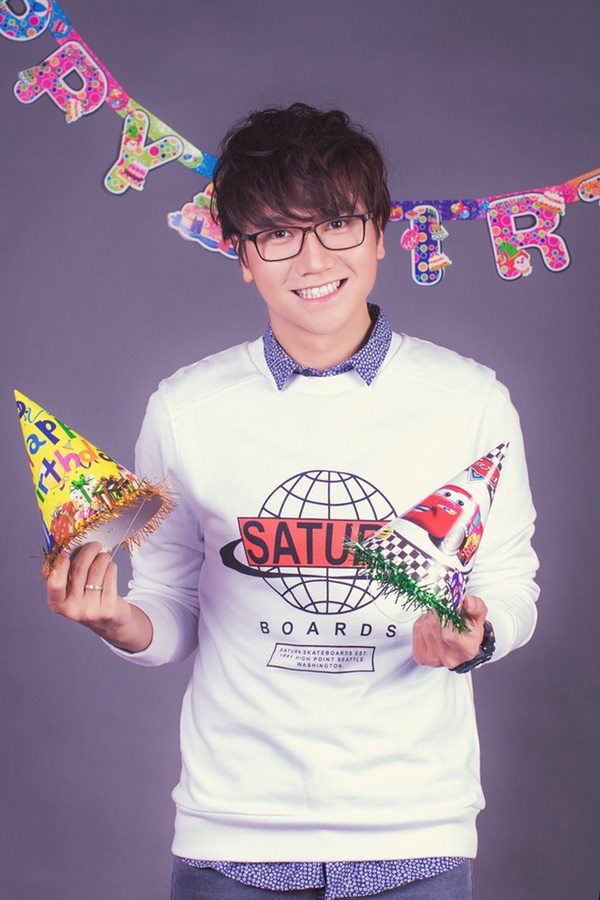 Giật mình với diện mạo "trẻ mãi không già" của nam MC đài VTV - 2