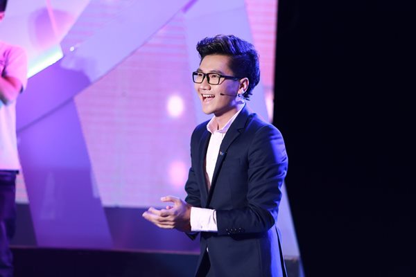 Giật mình với diện mạo "trẻ mãi không già" của nam MC đài VTV - 7