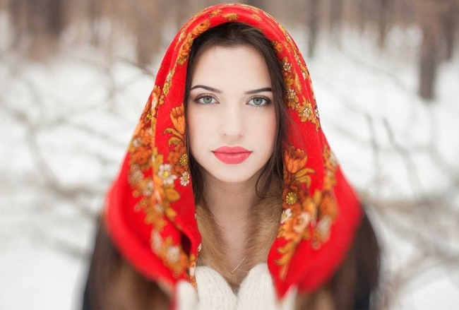 Đây là ảnh cận cảnh nhan sắc con gái Nga. Họ sở hữu gương mặt sắc nét, đôi mắt hút hồn. 