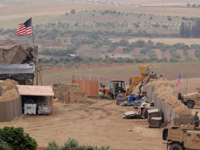 Syria dọa tấn công quân Mỹ, Lầu Năm Góc đáp trả cứng rắn