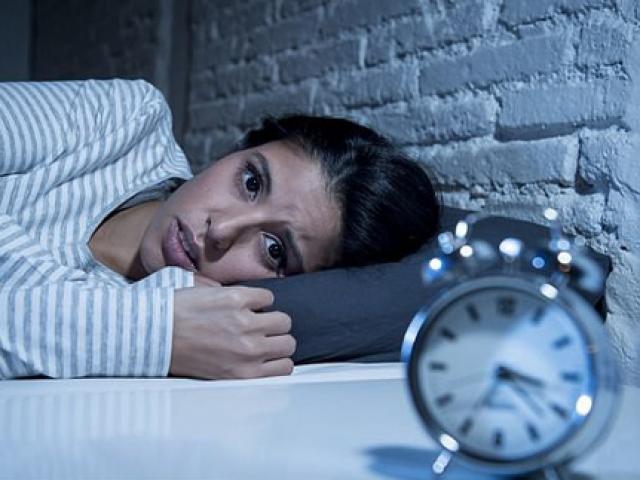 Mất ngủ khiến não tự ”ăn” chính mình, gây bệnh mất trí