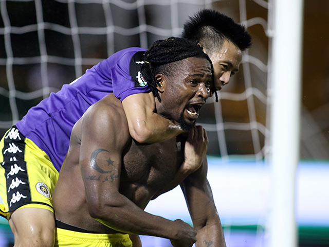 Bóng đá - SAO nhà bầu Hiển bị treo giò vì đánh nguội Hùng "xà ngang"