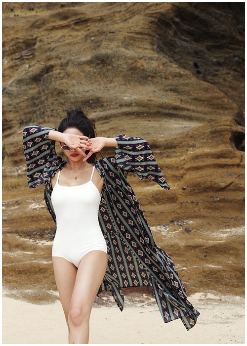 Diện bikini đẹp như Kỳ Duyên, Angela Phương Trinh - 12
