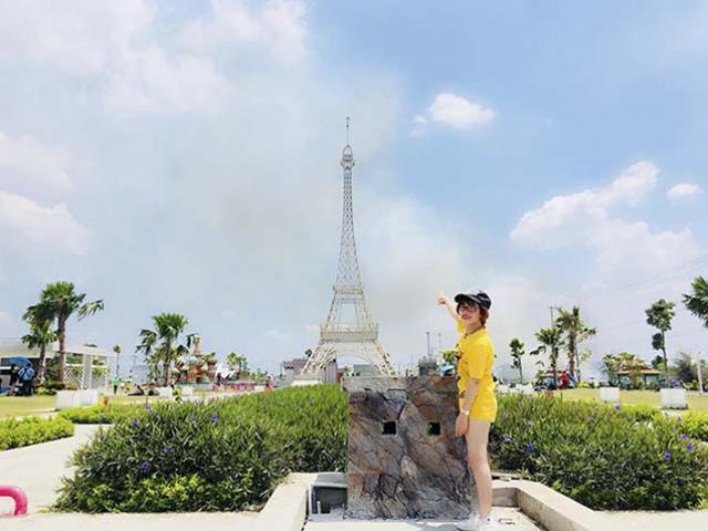 Du lịch - Đến Long An "tự sướng" cùng tháp Eiffel của Pháp, tượng nữ thần tự do của Mỹ