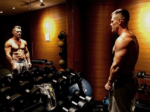 Đẩy hơn 200kg tạ mỗi ngày để có thân hình vạm vỡ như "Kẻ hủy diệt nguy hiểm nhất vũ trụ" - 4