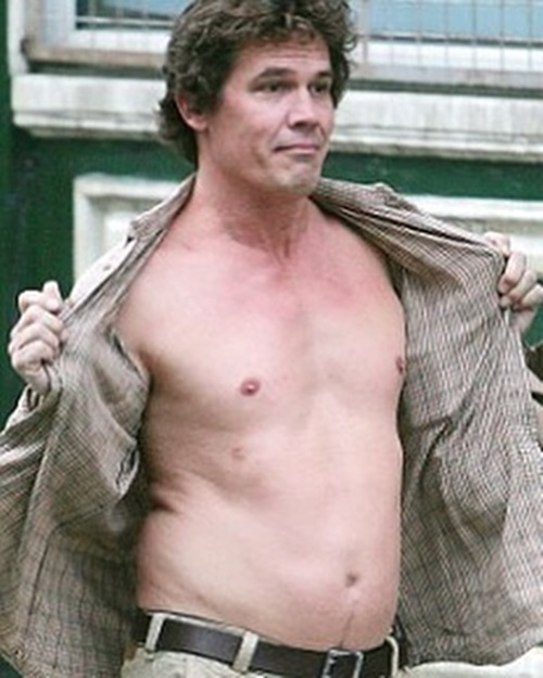 Đẩy hơn 200kg tạ mỗi ngày để có thân hình vạm vỡ như "Kẻ hủy diệt nguy hiểm nhất vũ trụ" - 1