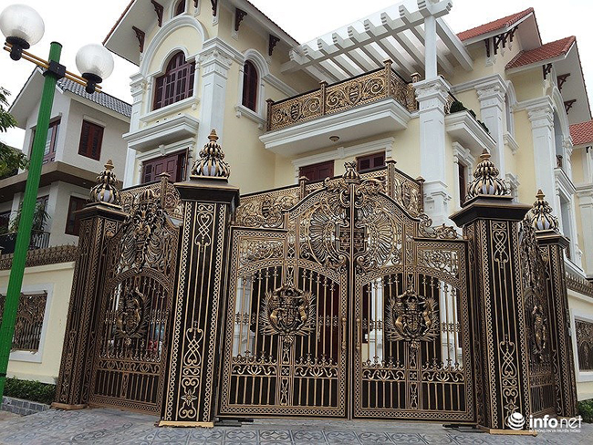 Kiến trúc sang trọng của căn biệt thự

