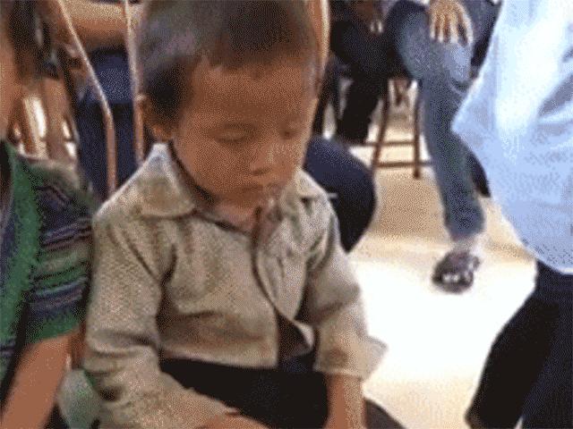 Media - Khoảnh khắc "gật gù" của bé trai Lai Châu lên báo nước ngoài