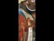 Thế giới - Video: Tôm hùm tự chặt càng để thoát khỏi nồi lẩu sôi sùng sục