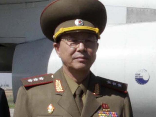 Thế giới - Quan chức Triều Tiên bị đồn xử tử bỗng xuất hiện, lên chức "to"