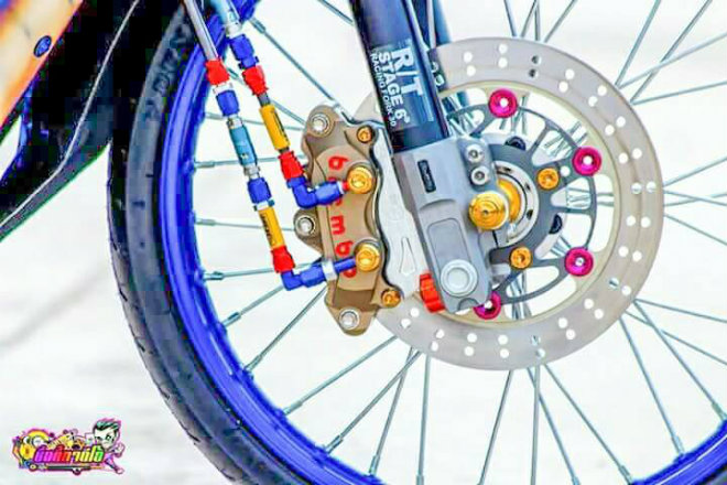 Huyền thoại Honda Dream độ đồ chơi hay, màu sắc nổi bật - 5