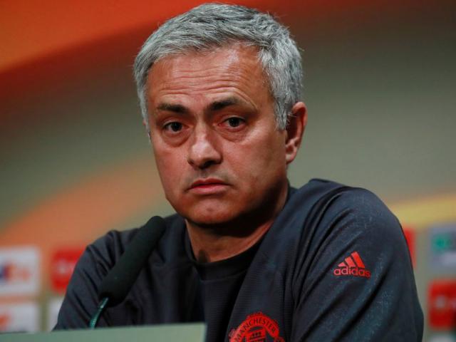 MU vung tiền siêu cải tổ: Còn Mourinho đừng mơ danh vọng