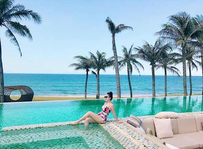 Nữ ca sĩ 30 tuổi cũng chia sẻ chuyện chưa sẵn sàng kết hôn vì bản thân vẫn còn nhiều kỳ vọng và kế hoạch đang ấp ủ.
