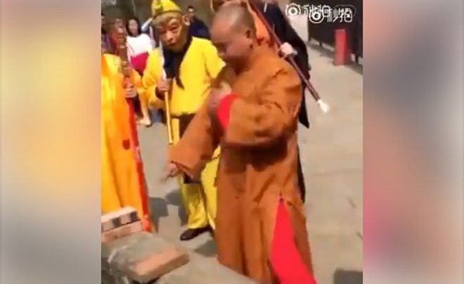 Võ Trung Quốc lại ê mặt: &#34;Tóm sống&#34; cao thủ Thiếu Lâm dùng kungfu rởm - 1