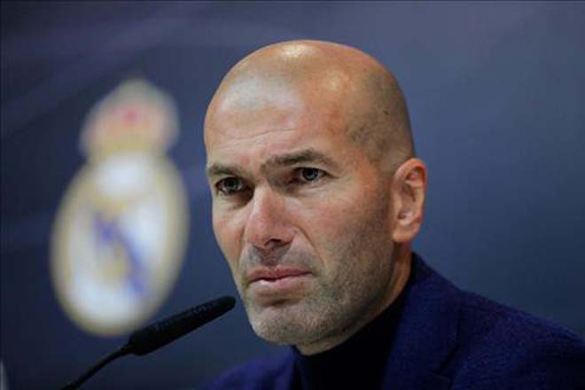 Chấn động hậu trường Real: Zidane bị học trò dọa đánh vì 16 tỷ đồng? - 1