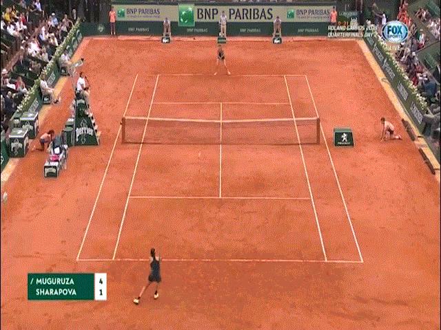 Clip hot Roland Garros: Sharapova ”3 lần tắm trên 1 dòng sông”, Muguruza bắt bài