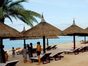 Tin tức trong ngày - Đại biểu lo dân hết được tự do tắm biển ở Phú Quốc