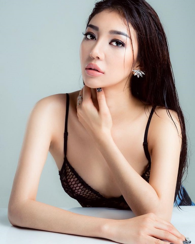 Thiên Hương hiện tại đang hoạt động như một người mẫu tự do. 