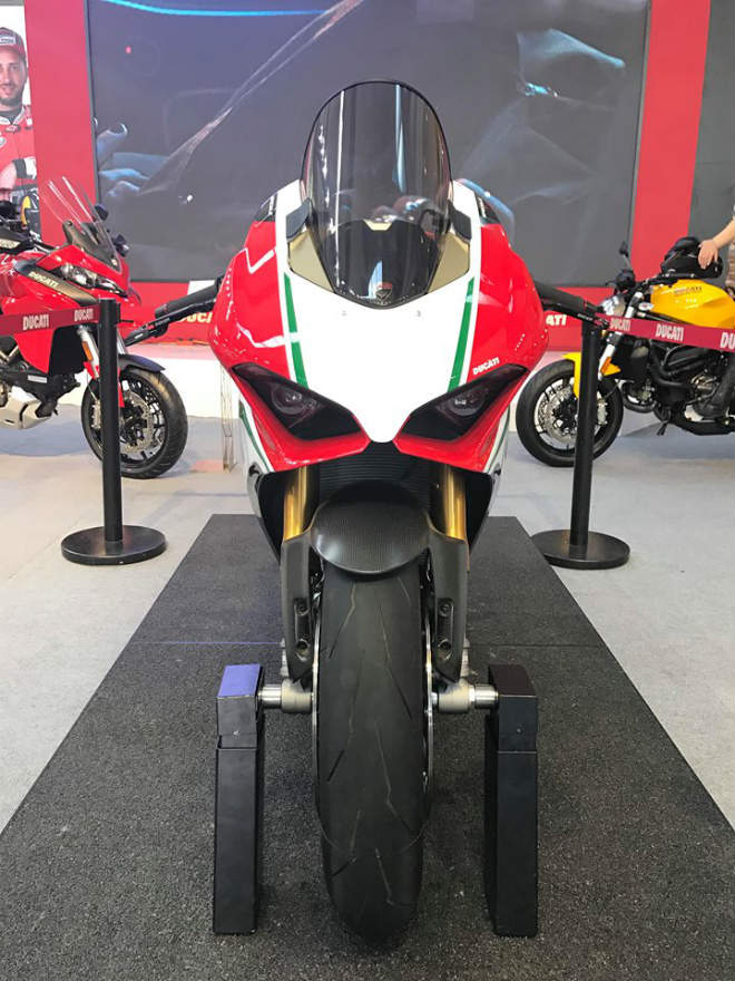 Tận mắt siêu môtô đắt đỏ nhất Vietnam AutoExpo 2018 - 3