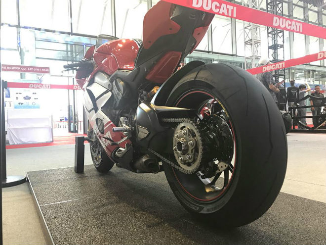 Tận mắt siêu môtô đắt đỏ nhất Vietnam AutoExpo 2018 - 10