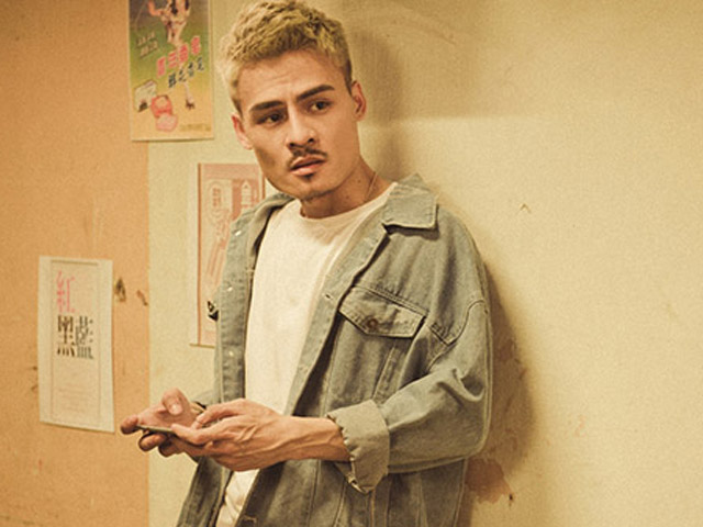 Ca nhạc - MTV - Hiện tượng livestream Hoa Vinh bay 40 show gom tiền mua "hit" đầu tay