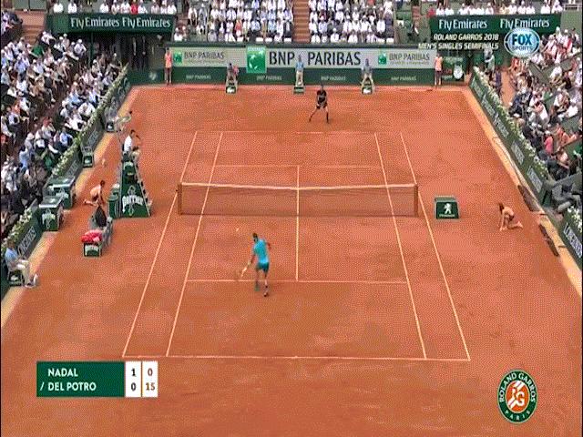 Clip hot Roland Garros: Del Potro chơi đòn hiểm, Nadal như gà mắc tóc
