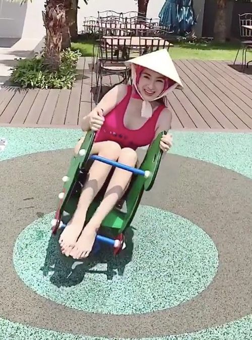Angela Phương Trinh lăng xê mốt đeo cặp ghim nữ sinh - 8