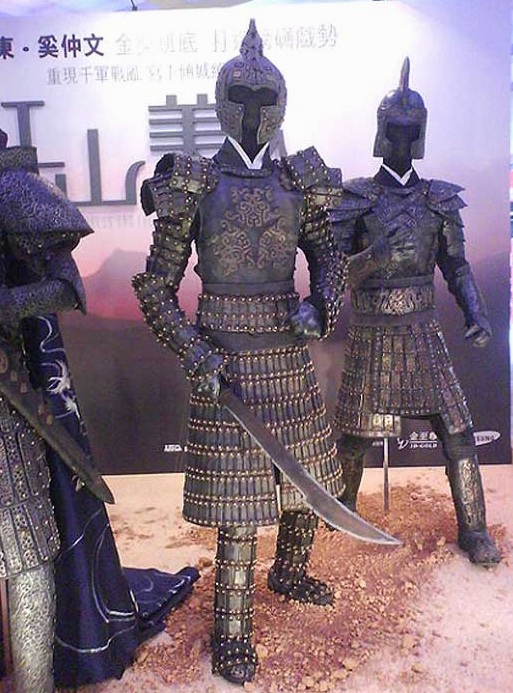 Kinh ngạc khả năng chống đao kiếm, súng của áo giáp giấy TQ 2.600 tuổi - 2