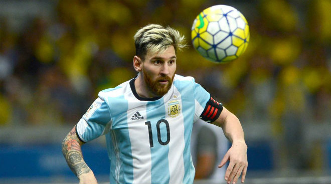 Figo cảnh báo Messi: Vô địch World Cup bây giờ hoặc không bao giờ - 1