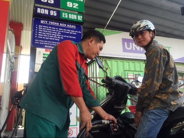 Thị trường - Tiêu dùng - Xăng dầu có thể bị thao túng vì cơ chế thiếu minh bạch