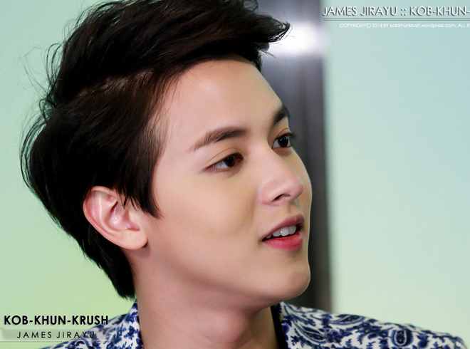 "Hoàng tử nụ cười Thái Lan" da mịn hơn con gái, mặt không góc chết - 5